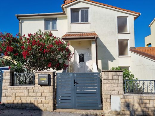 Maison de luxe à vendre à Pula, 0 €, Photo 4