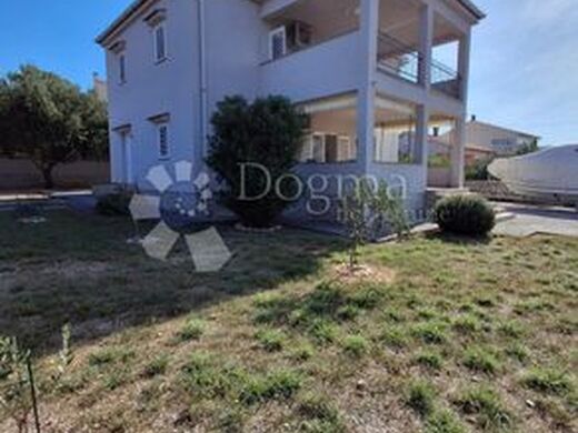 Maison de luxe à vendre à Rab, 600 000 €, Photo 5