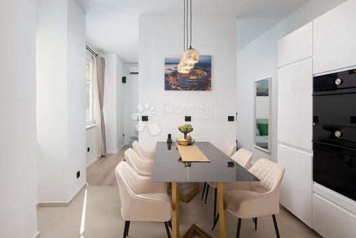 Appartement de luxe à vendre à Pula, 490 000 €, Photo 5