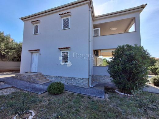 Maison de luxe à vendre à Rab, 600 000 €, Photo 6