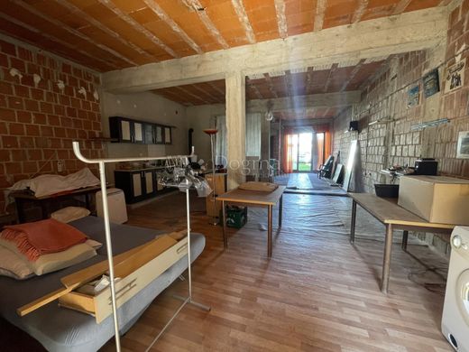 Maison de luxe à vendre à Pula, 650 000 €, Photo 6