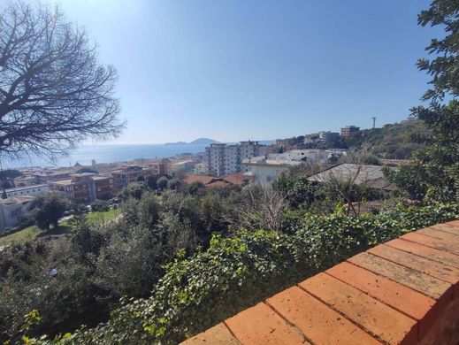 Maison de luxe à vendre à Formia, 750 000 €, Photo 1