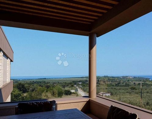 Appartement de luxe à vendre à Porec, 550 000 €, Photo 1