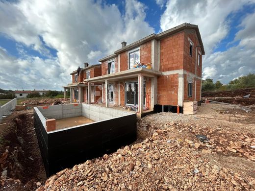 Maison de luxe à vendre à Porec, 467 000 €, Photo 1