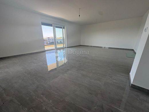 Appartement de luxe à vendre à Porec, 420 000 €, Photo 2