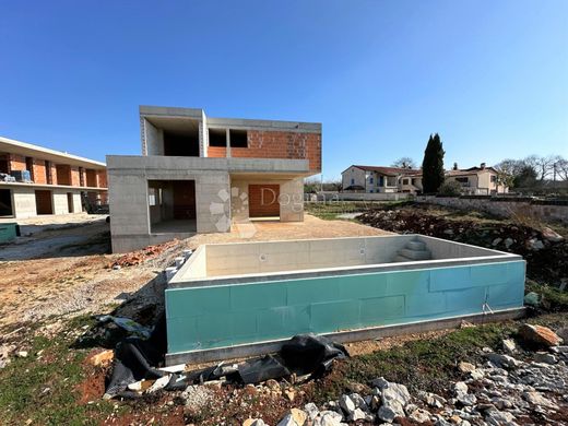 Maison de luxe à vendre à Porec, 760 000 €, Photo 2