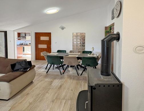 Luxury Apartment for sale in Porec, 420 000 €, Photo 3