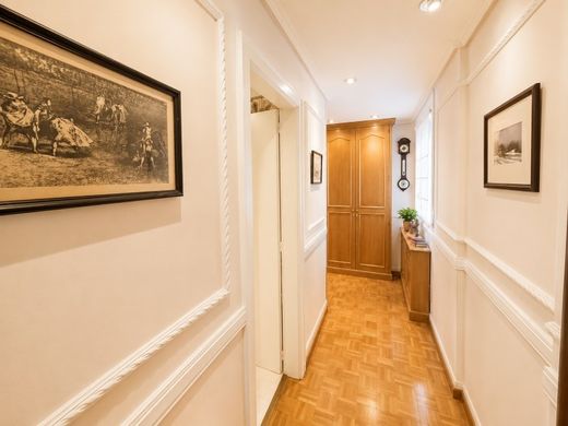 Luxury Apartment for sale in Zaragoza, 599 900 €, Photo 3