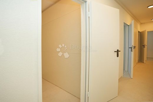 Appartement de luxe à vendre à Porec, 422 300 €, Photo 3