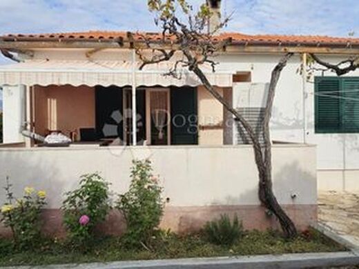 Luxury House for sale in Posedarje, 448 000 €, Photo 4
