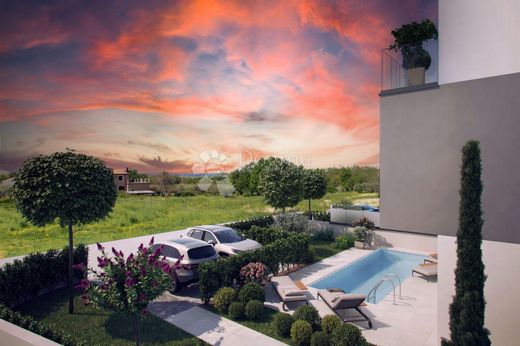 Maison de luxe à vendre à Porec, 611 000 €, Photo 4