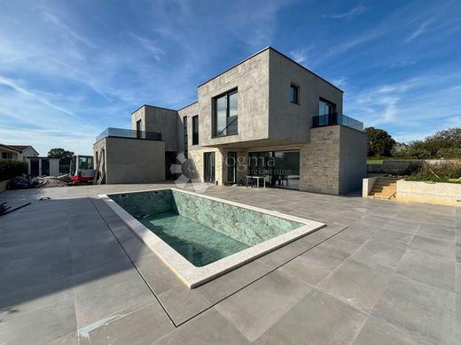 Maison de luxe à vendre à Porec, 900 000 €, Photo 4