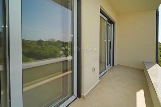 Luxury Apartment for sale in Porec, 695 000 €, Photo 5