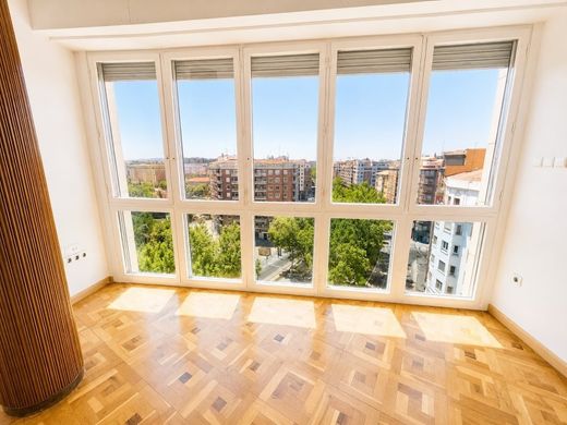 Luxury Apartment for sale in Zaragoza, 670 000 €, Photo 6