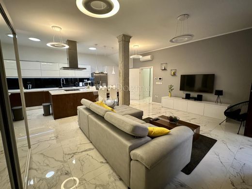 Appartement de luxe à vendre à Porec, 530 000 €, Photo 6