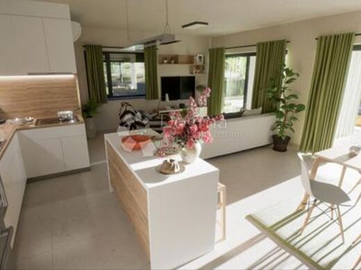 Maison de luxe à vendre à Porec, 483 510 €, Photo 7