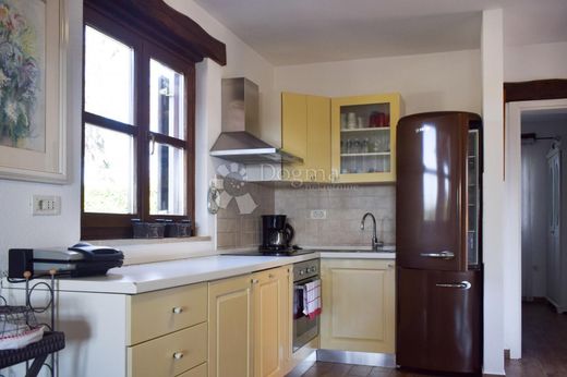 Maison de luxe à vendre à Porec, 500 000 €, Photo 7