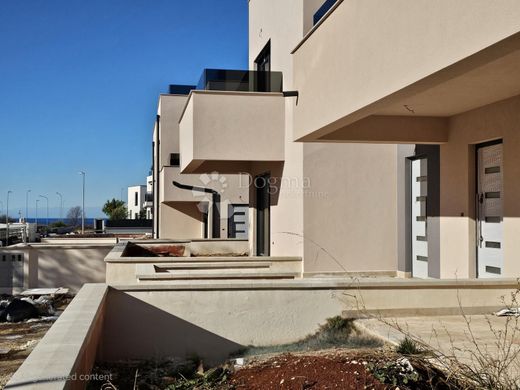 Appartement de luxe à vendre à Porec, 435 000 €, Photo 7