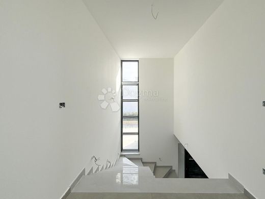 Maison de luxe à vendre à Porec, 900 000 €, Photo 7