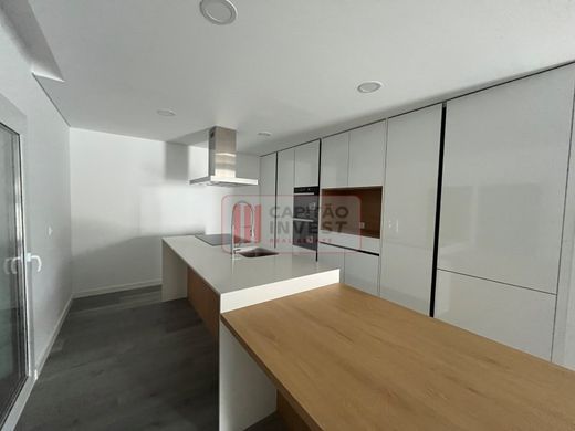 Luxury Apartment for sale in Seixal, 585 000 €, Photo 2