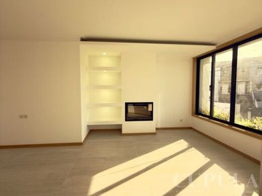 Luxury House for sale in Gondomar, 480 000 €, Photo 2