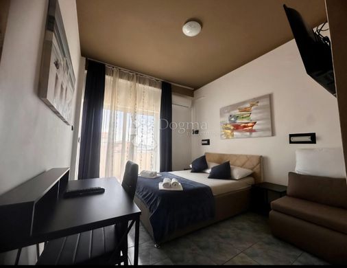Maison de luxe à vendre à Omiš, 3 500 000 €, Photo 2