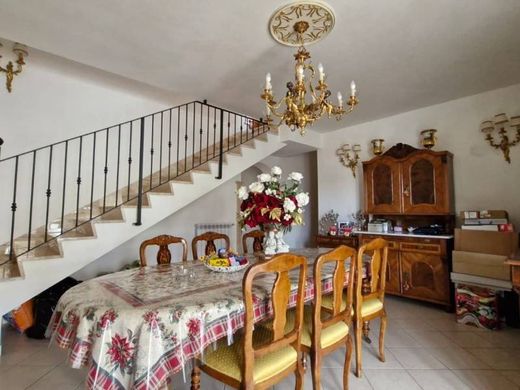 Maison de luxe à vendre à Anzio, 560 000 €, Photo 3