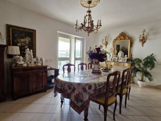 Maison de luxe à vendre à Anzio, 560 000 €, Photo 5