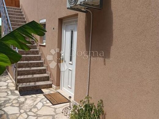 Maison de luxe à vendre à Obrovac, 430 000 €, Photo 5