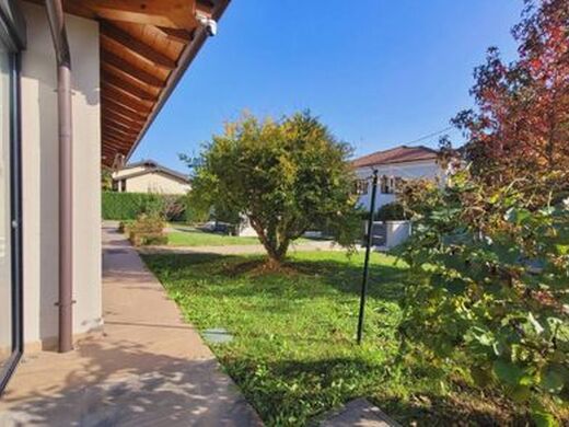 Luxury House for sale in Carnago, 620 000 €, Photo 7