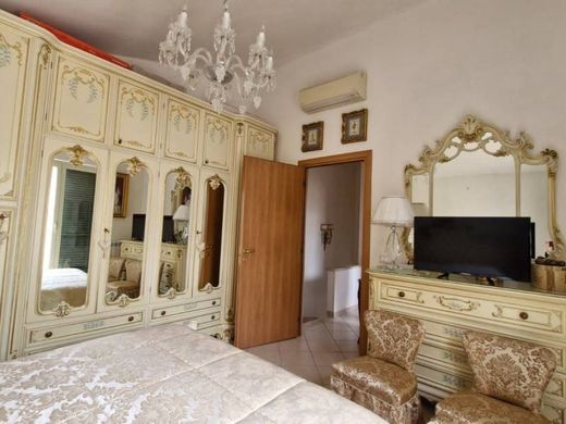 Maison de luxe à vendre à Anzio, 560 000 €, Photo 7