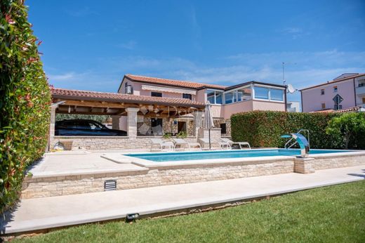 Maison de luxe à vendre à Novigrad, 0 €, Photo 1