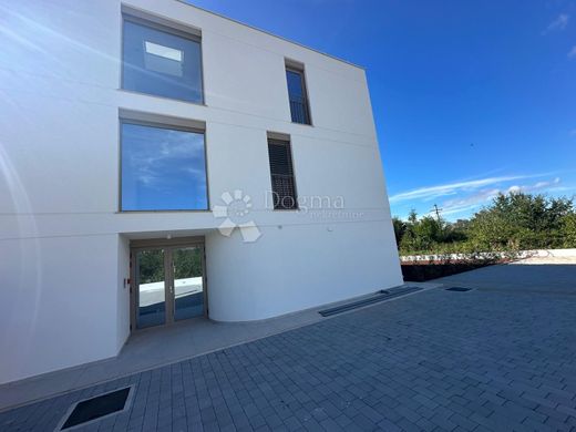 Appartement de luxe à vendre à Novigrad, 0 €, Photo 2