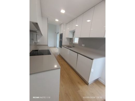 Maison de luxe à vendre à Almada, 750 000 €, Photo 2