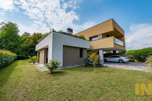 Maison de luxe à vendre à Gonars, 580 000 €, Photo 2