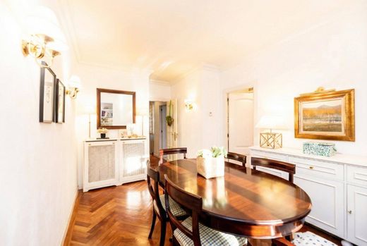 Luxury Apartment for sale in Madrid, 840 000 €, Photo 2