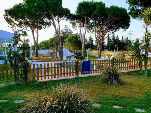 Luxury House for sale in Chiclana de La Frontera, 750 000 €, Photo 3