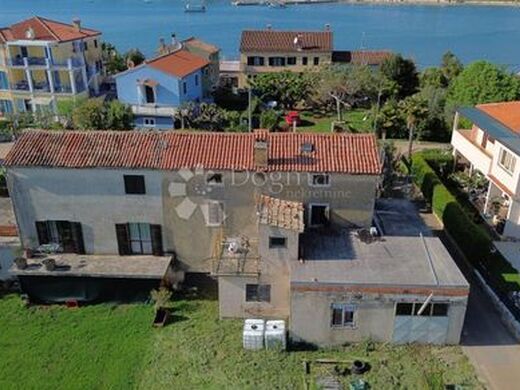 Maison de luxe à vendre à Novigrad, 728 000 €, Photo 5