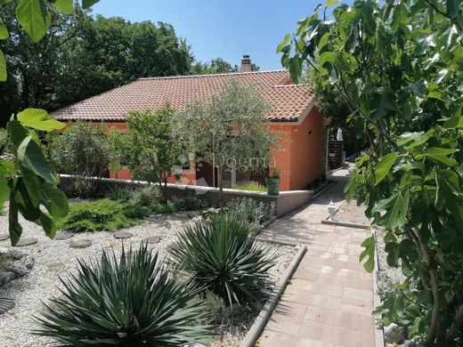 Maison de luxe à vendre à Krk, 550 000 €, Photo 1