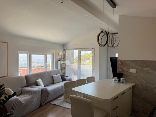 Maison de luxe à vendre à Klis, 425 000 €, Photo 1