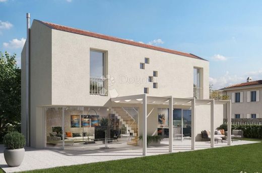 Maison de luxe à vendre à Funtana, 760 000 €, Photo 1