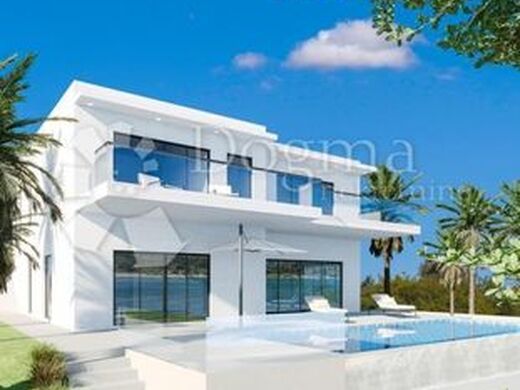 Maison de luxe à vendre à Dugi Rat, 649 000 €, Photo 1