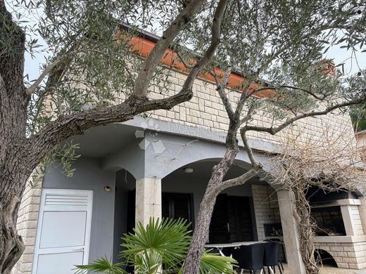 Luxury House for sale in Krk, 950 000 €, Photo 3