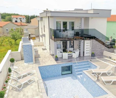 Luxury House for sale in Krk, 0 €, Photo 5