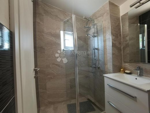 Maison de luxe à vendre à Klis, 425 000 €, Photo 6