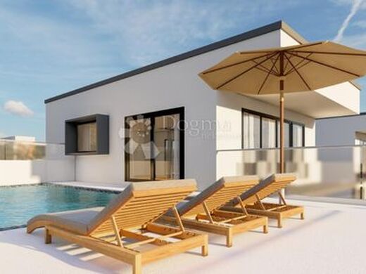 Maison de luxe à vendre à Krk, 600 000 €, Photo 7