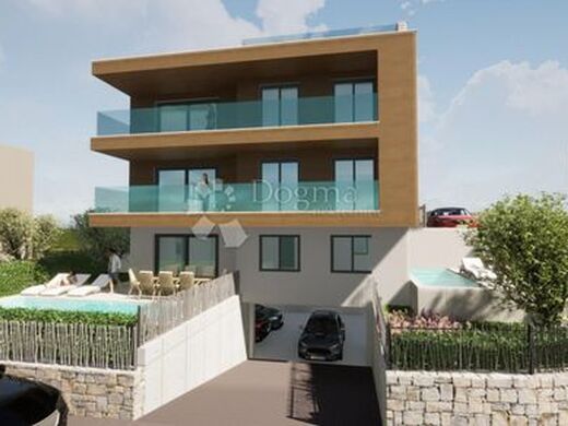 Appartement de luxe à vendre à Okrug Donji, 570 000 €, Photo 2