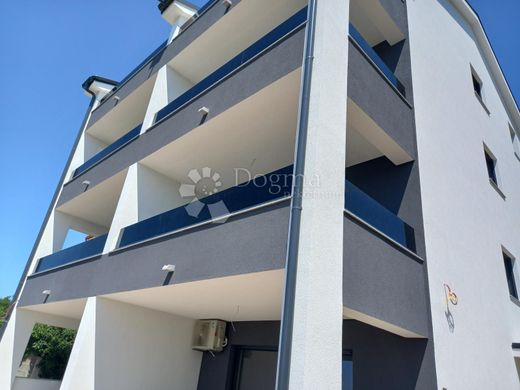 Appartement de luxe à vendre à Crikvenica, 460 000 €, Photo 2