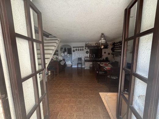 Maison de luxe à vendre à Cres, 450 000 €, Photo 2
