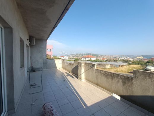 Maison de luxe à vendre à Donji Seget, 460 000 €, Photo 4
